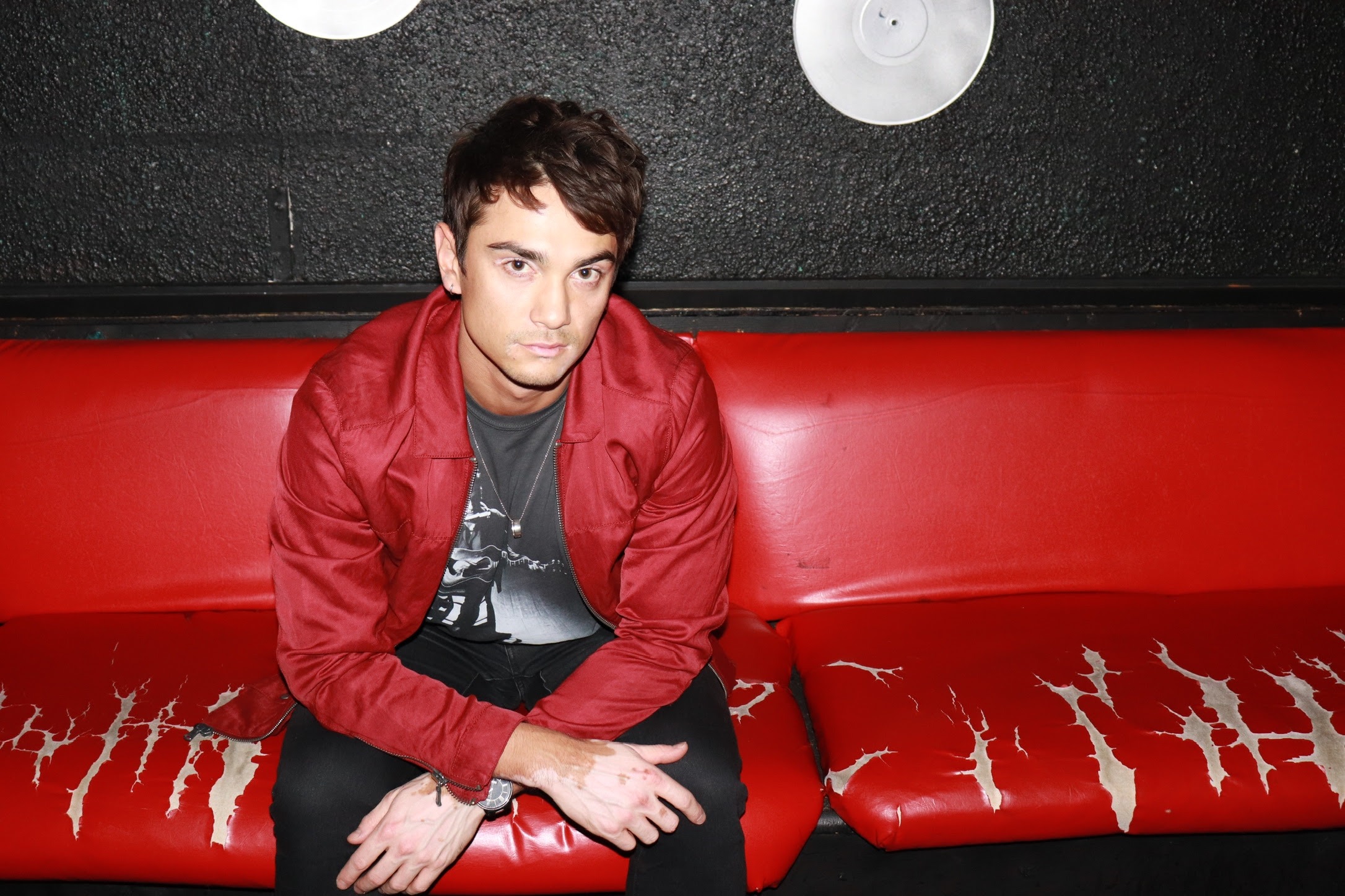 Garrett Neiles shares new single, “Outgrow”