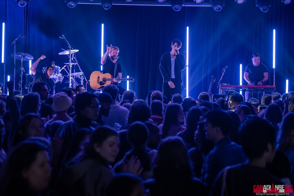 Elijah Woods in Waterloo, ON – IN PHOTOS