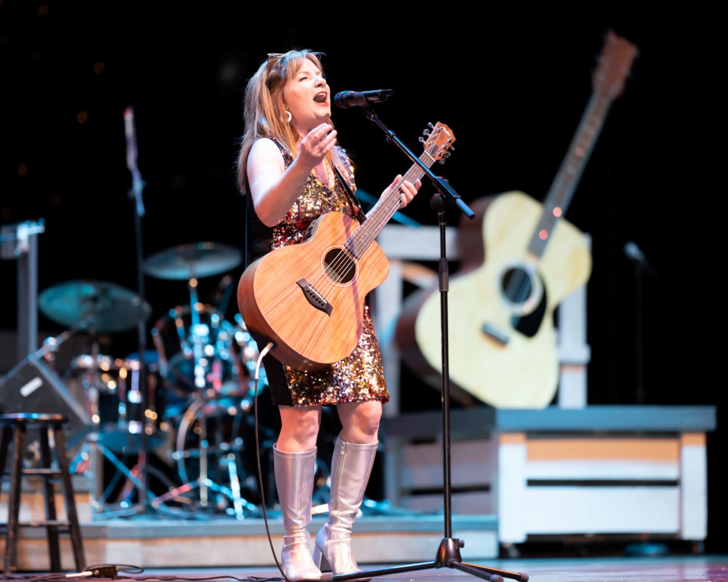 Jackie Putnam shares new single, “No One Will Ever Know”