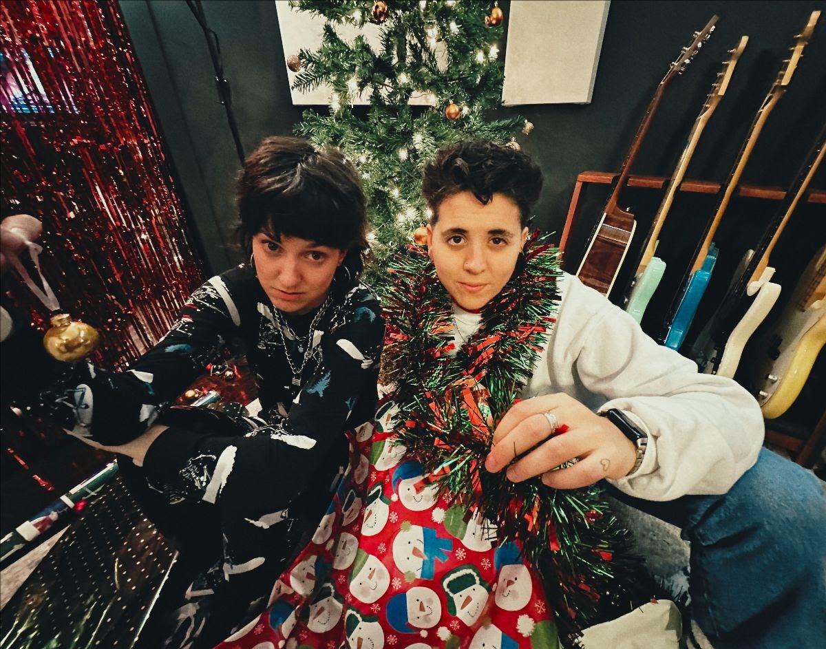 Mint Simon & Ballsy team up on two holiday tunes