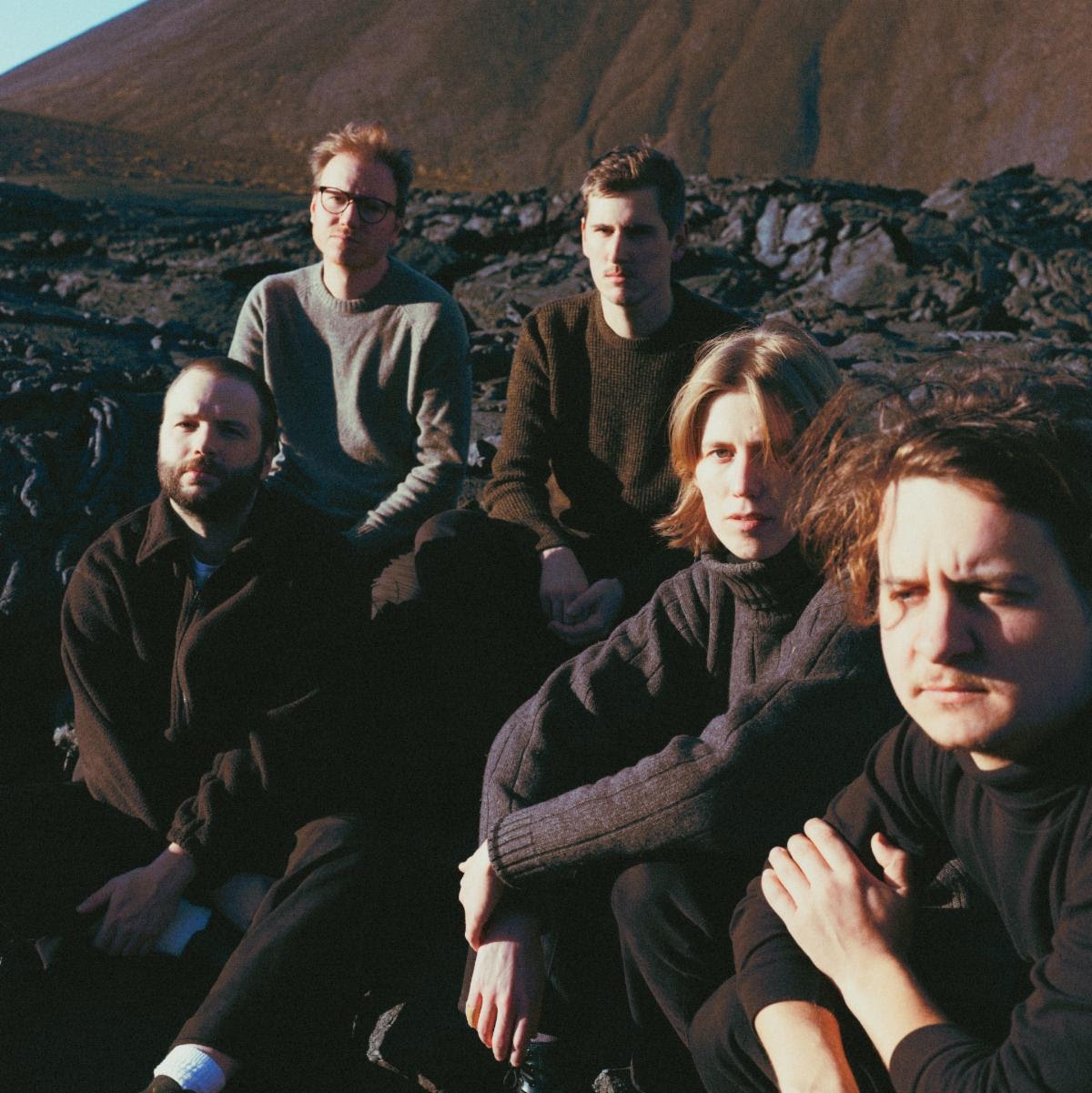 Canadian Beats Passport – Whispering Sons share new single “Walking, Flying”