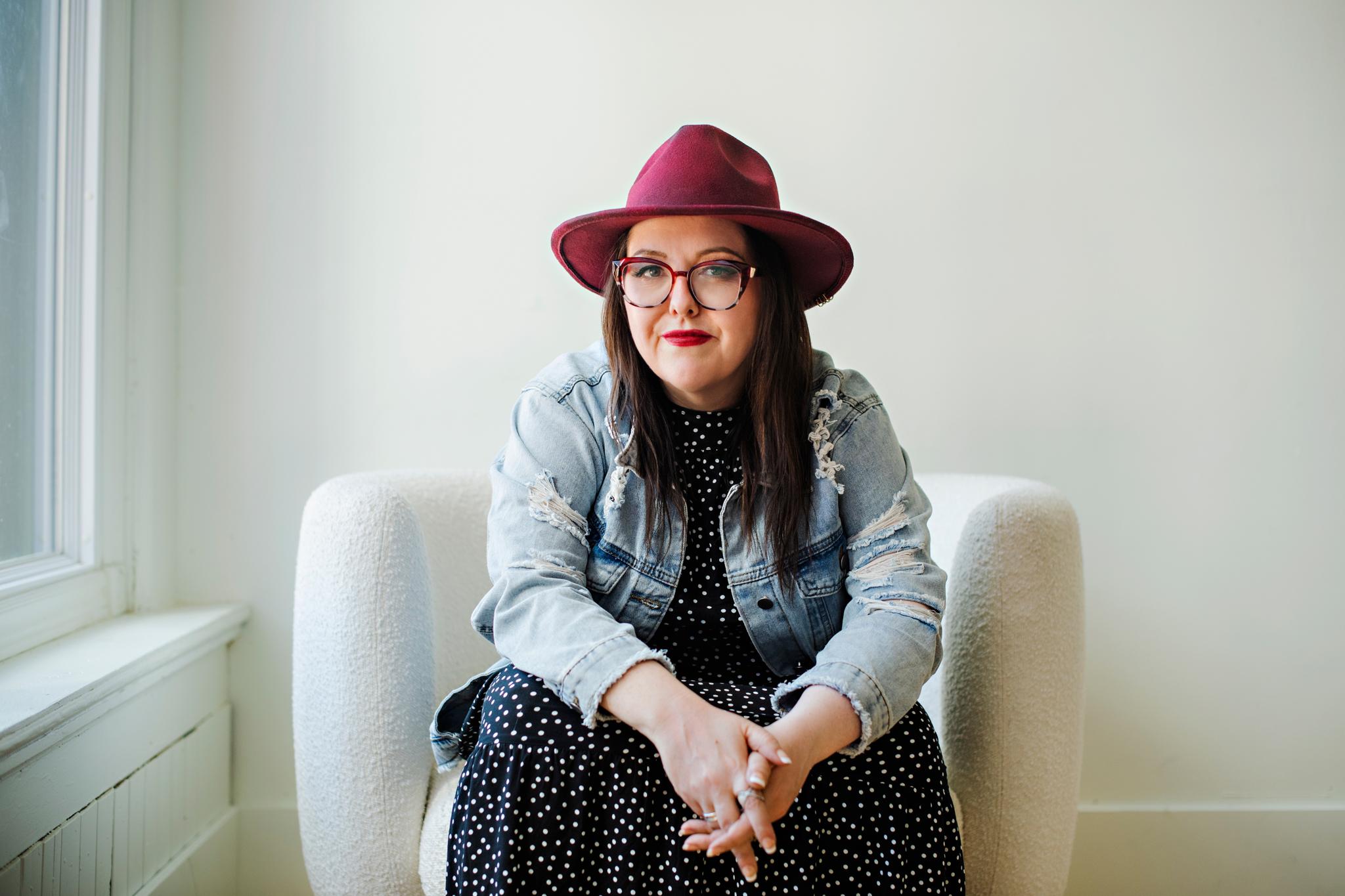 Amanda Kind – Five Questions With