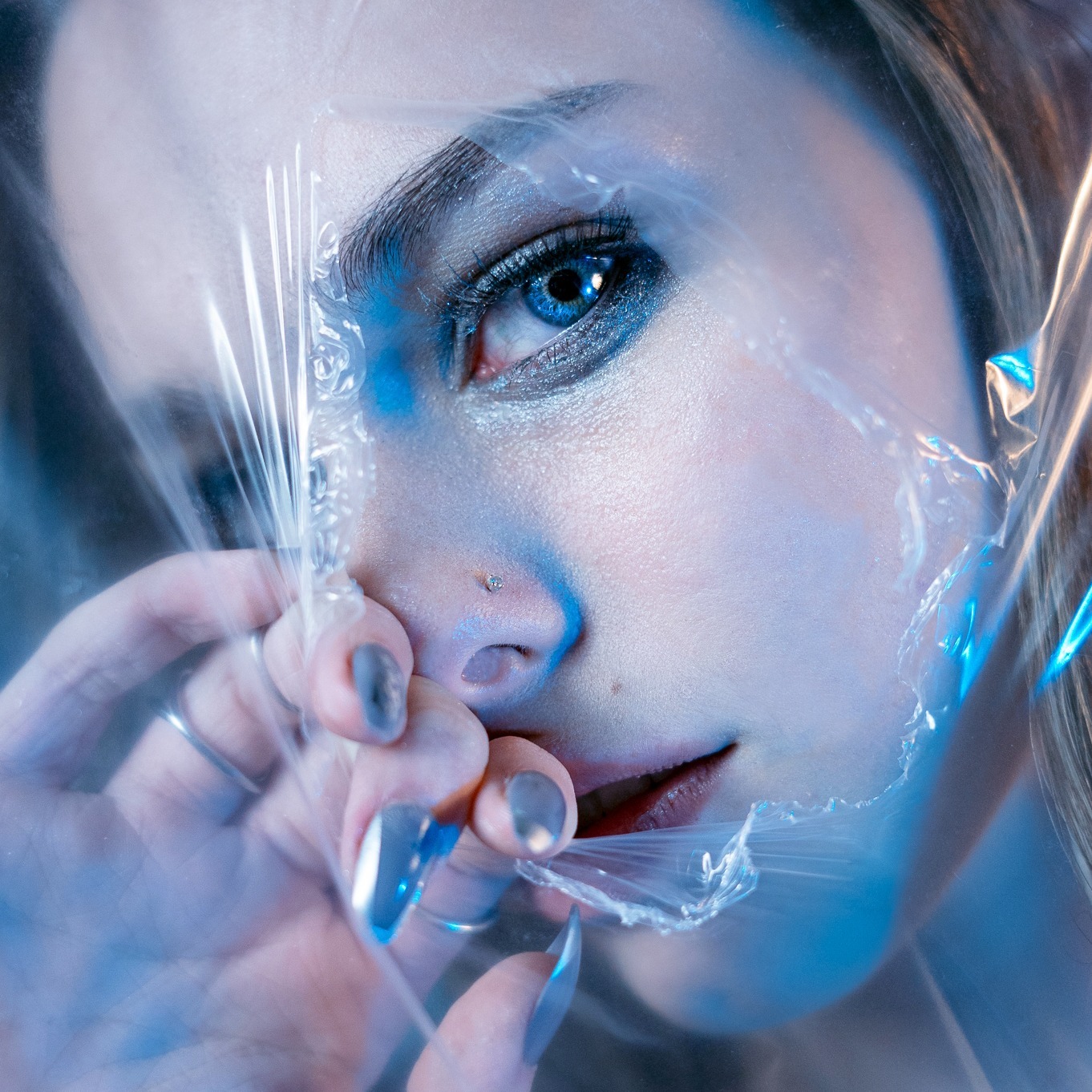 Avalon Stone shares new single, “Harder”