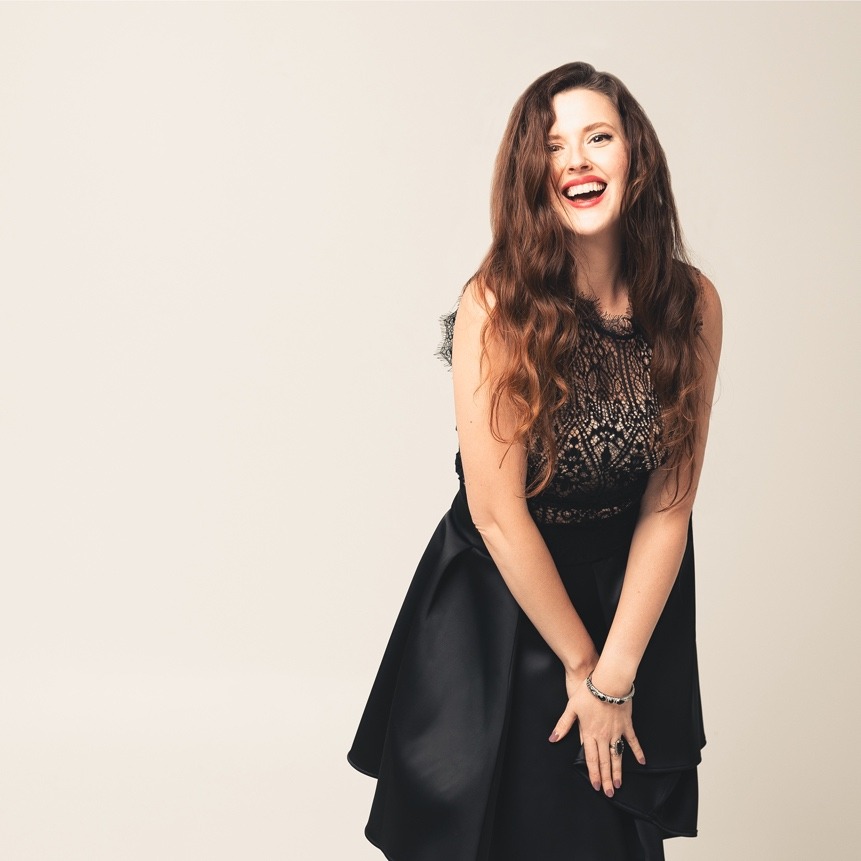 Canadian Beats Passport – Halie Loren shares rendition of “Stop This World” (Interview)