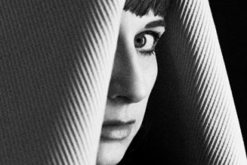 ANNIE-CLAUDE DESCHÊNES REVEALS THE DETAILS OF HER DEBUT SOLO ALBUM LES MANIÈRES DE TABLE