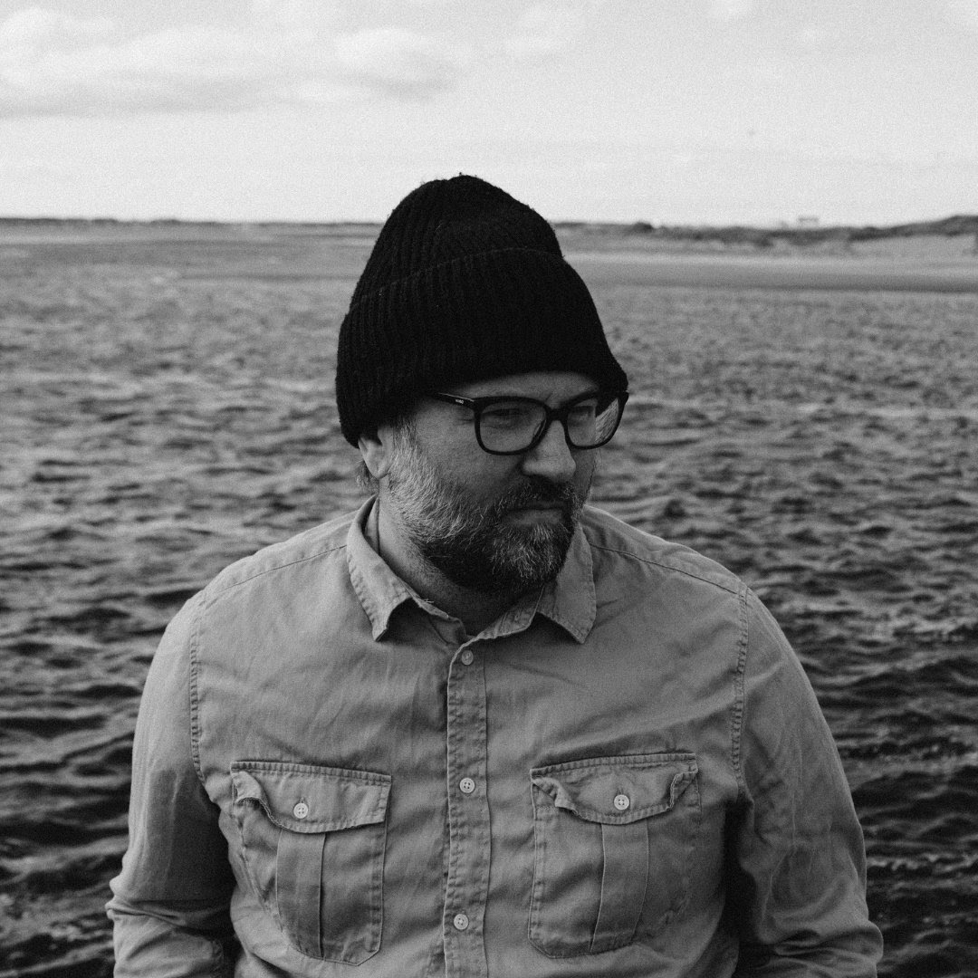 Dennis Ellsworth shares new single, “Money Ramble”