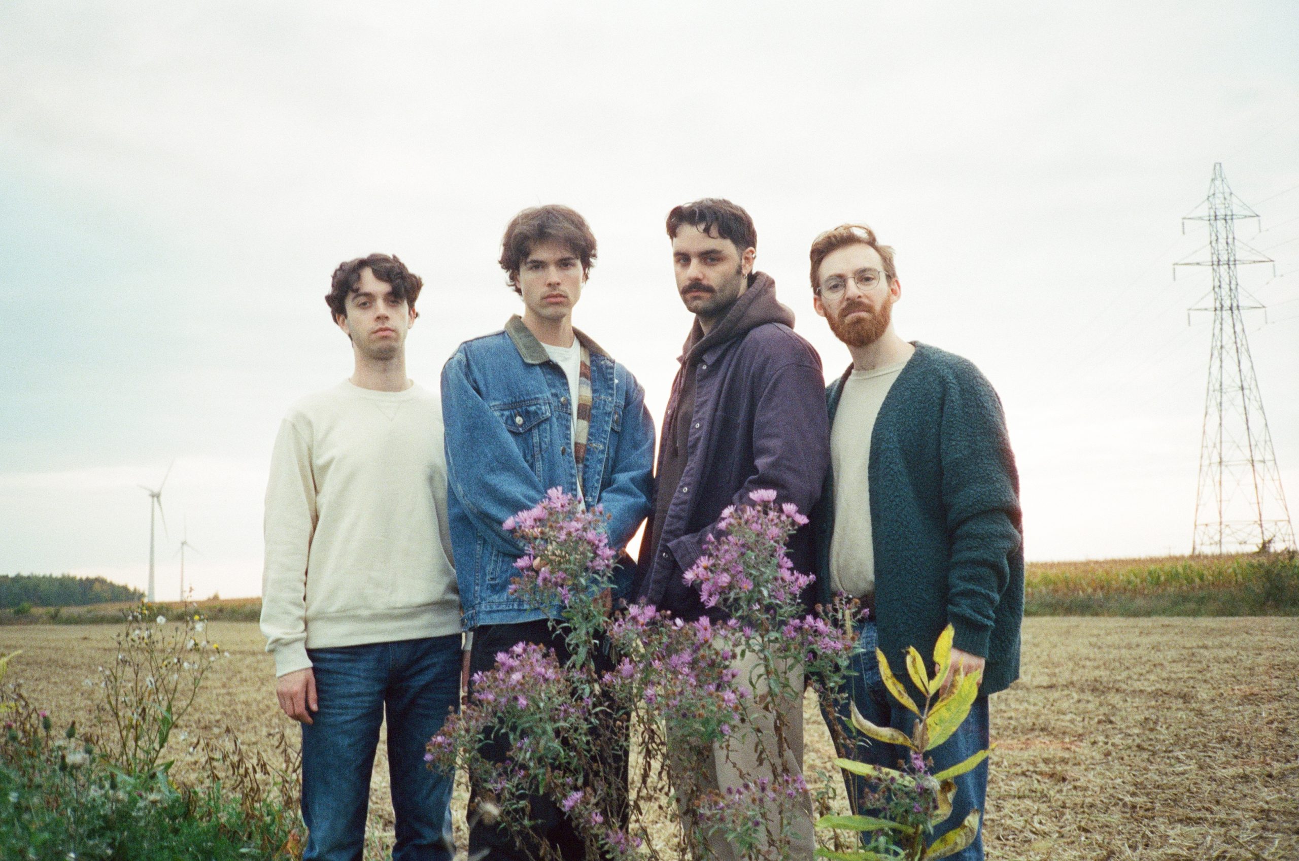 ZOOMIES – Ivytide shares new album, portable darkroom