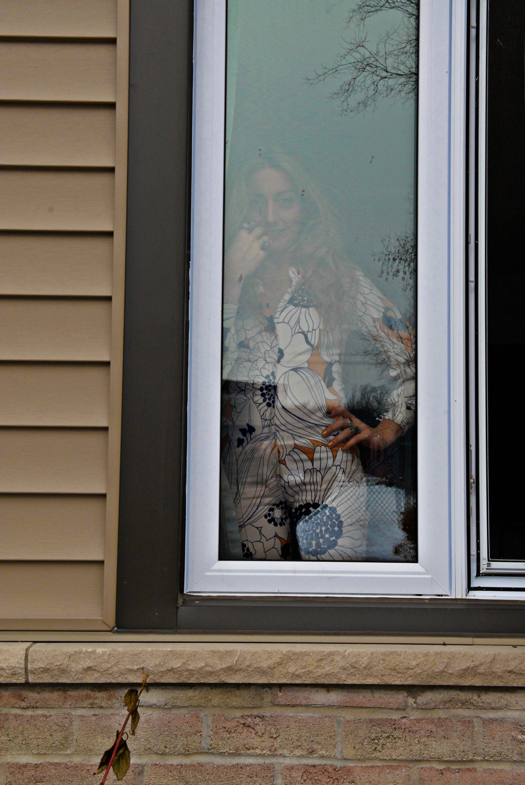 Katie Cruel shares new single, “Close To The Sun” (Interview)