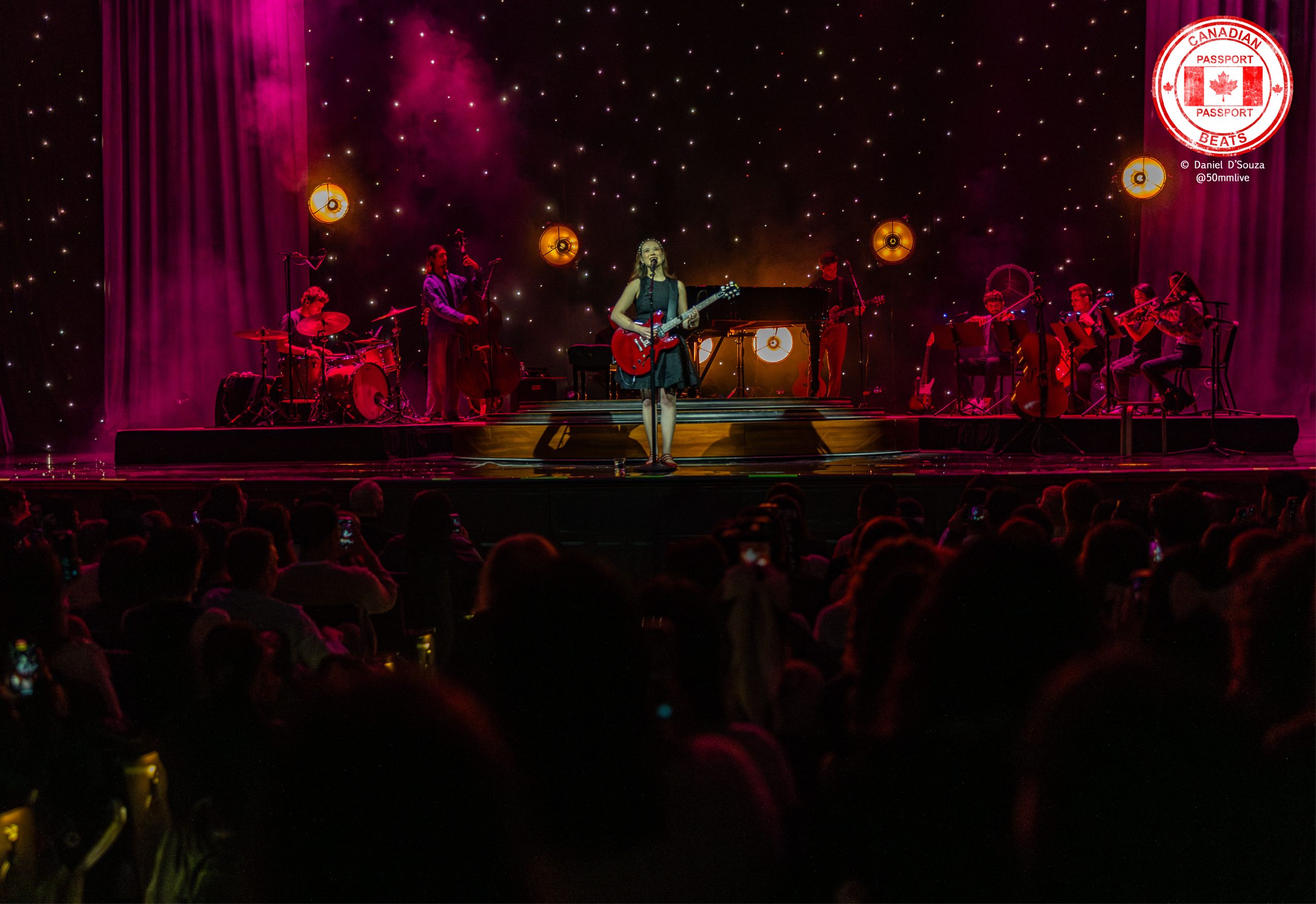 Laufey in Toronto, ON – IN PHOTOS