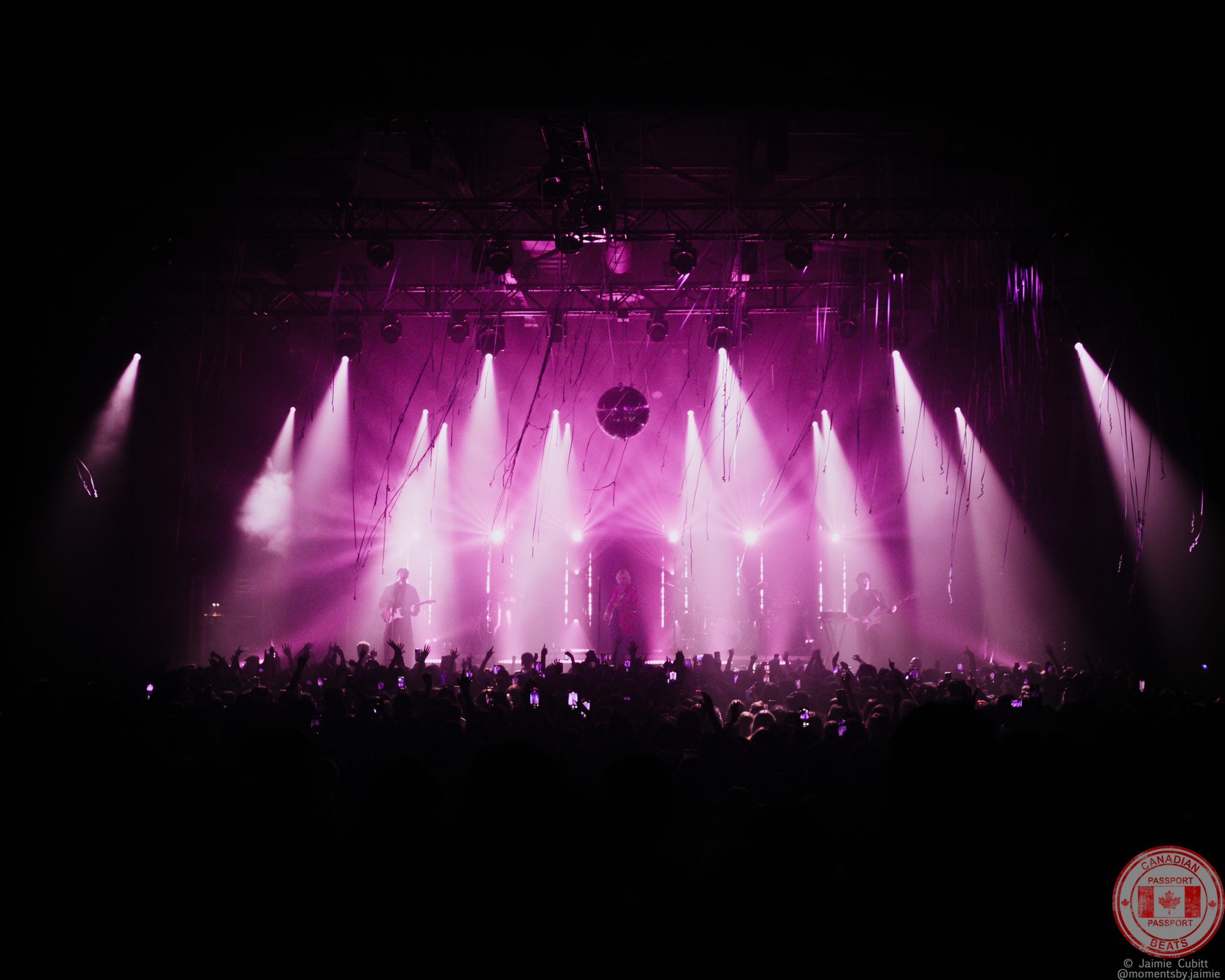 Luke Hemmings in Toronto, ON – IN PHOTOS