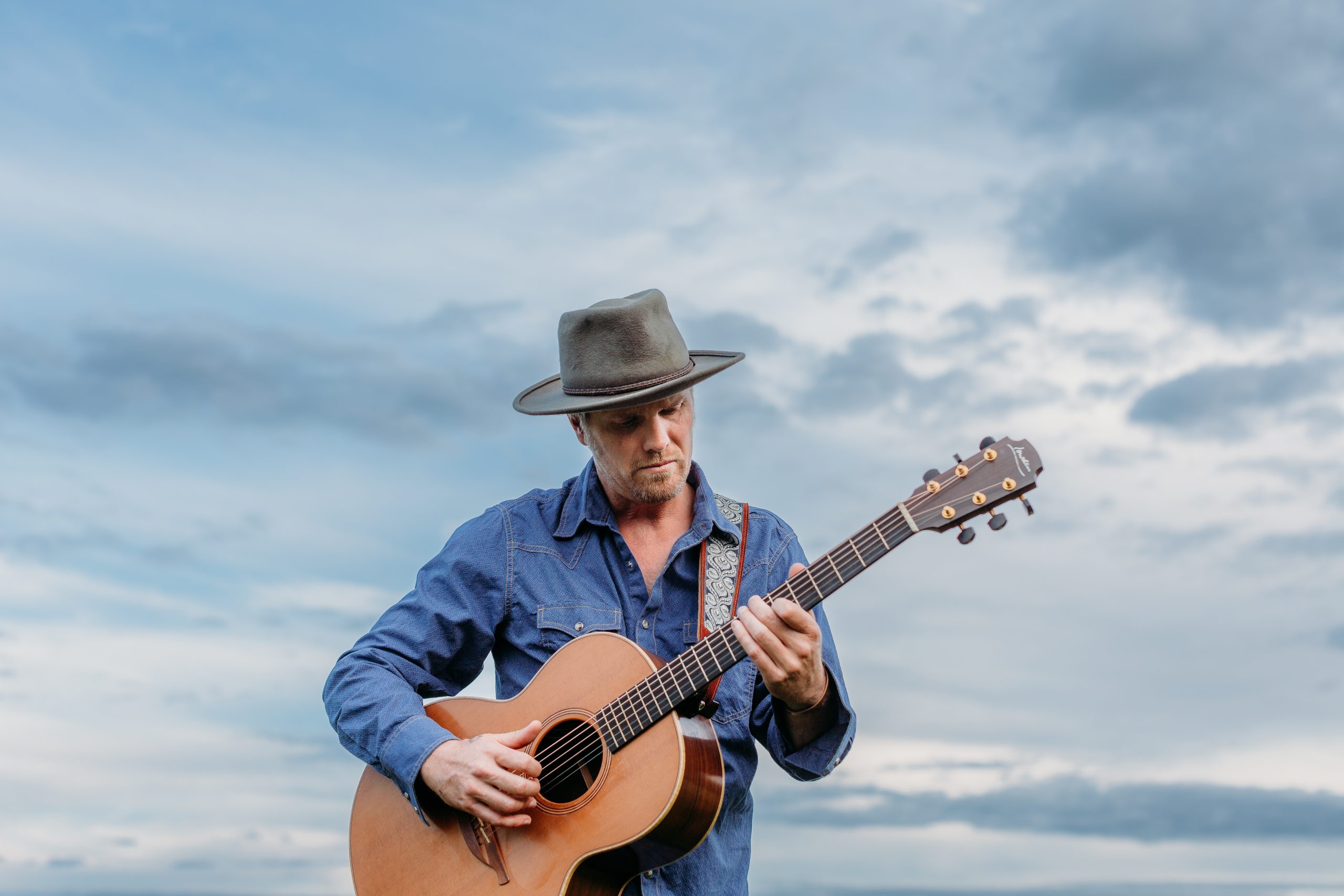 COUNTDOWN TO STAN ROGERS FOLK FESTIVAL – INTERVIEW WITH DAVE GUNNING