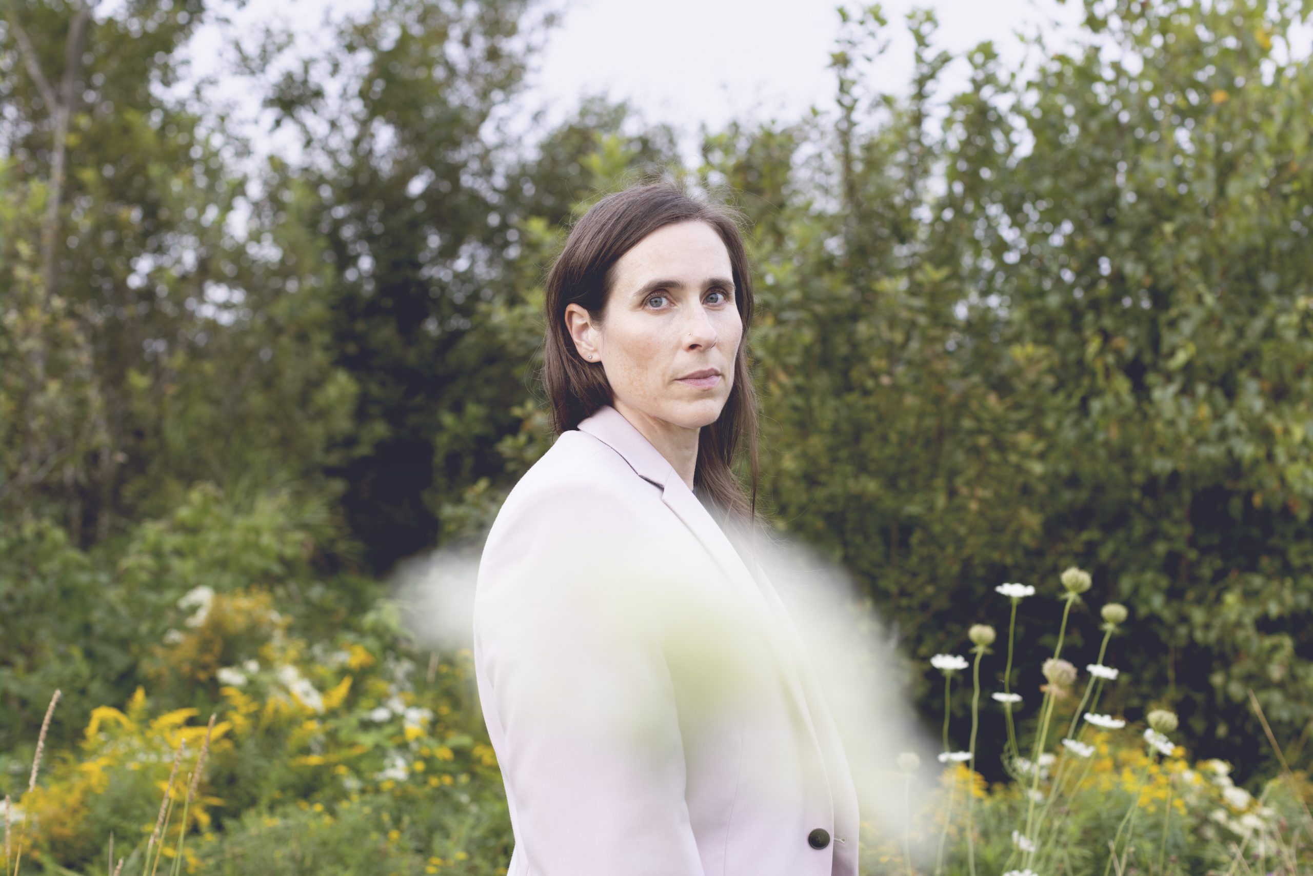 Rose Cousins shares new single, “Forget Me Not”