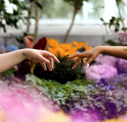 ALTERNATIVE-INSPIRATIONAL SINGER-SONGWRITER GRACE MARR RELEASES HER FULL-LENGTH CONTEMPORARY CHRISTIAN ALBUM, SAVING GRACE