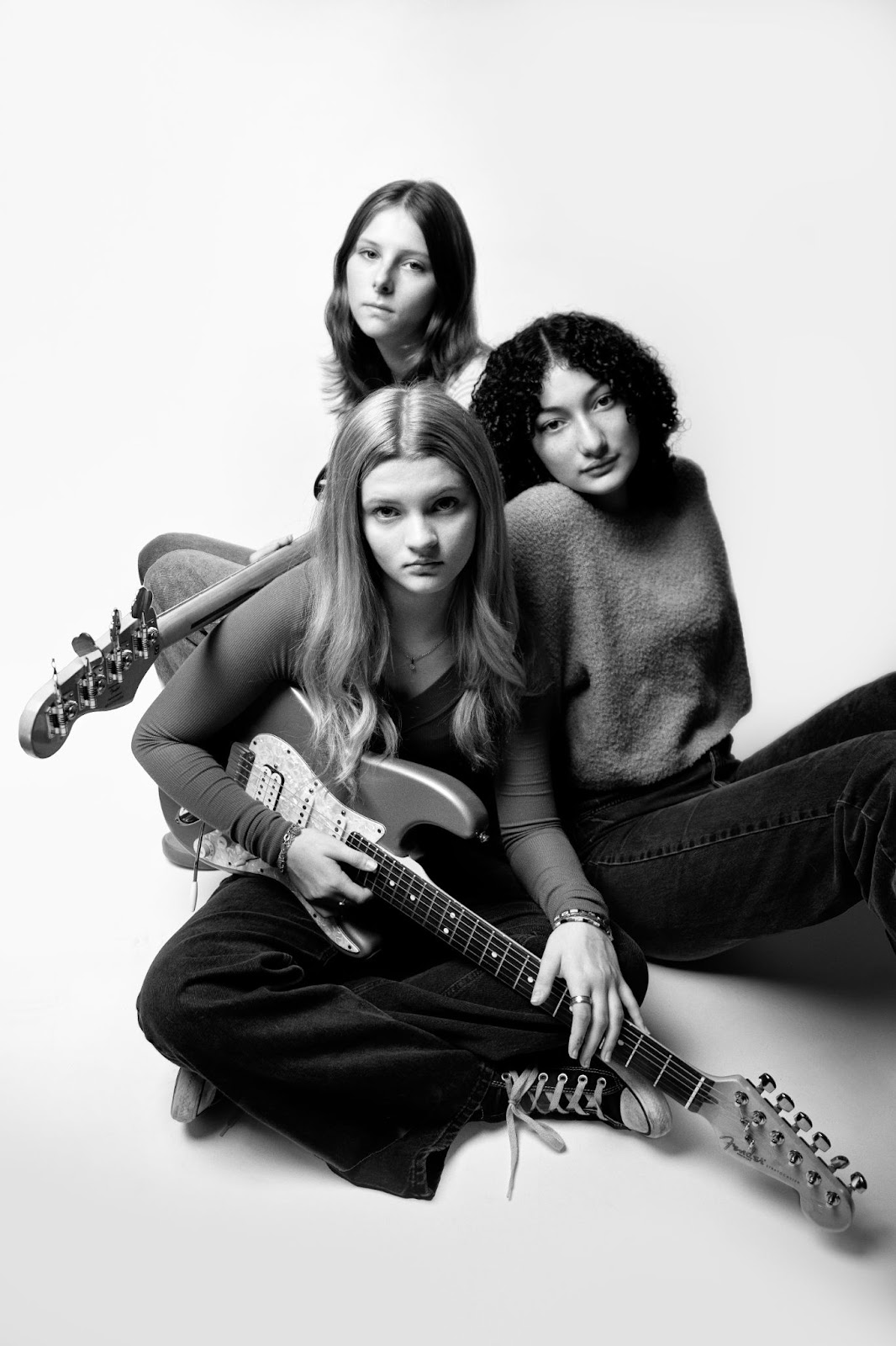 THUNDER QUEENS SHARE NEW SINGLE, “SUMMERTIME”