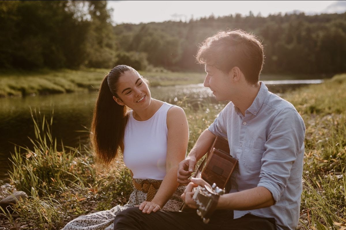 Rising Canadian folk duo Monet & Christian premiere video for “Homestead Heart”