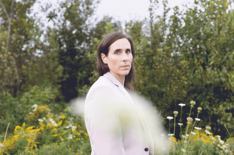 ROSE COUSINS SHARES ANOTHER NEW SINGLE, “BORROWED LIGHT” ACCLAIMED SINGER/SONGWRITER ROSE COUSINS SIGNS TO NETTWERK, FOLLOWS UP FIRST SINGLE, “FORGET ME NOT”, WITH “BORROWED LIGHT”