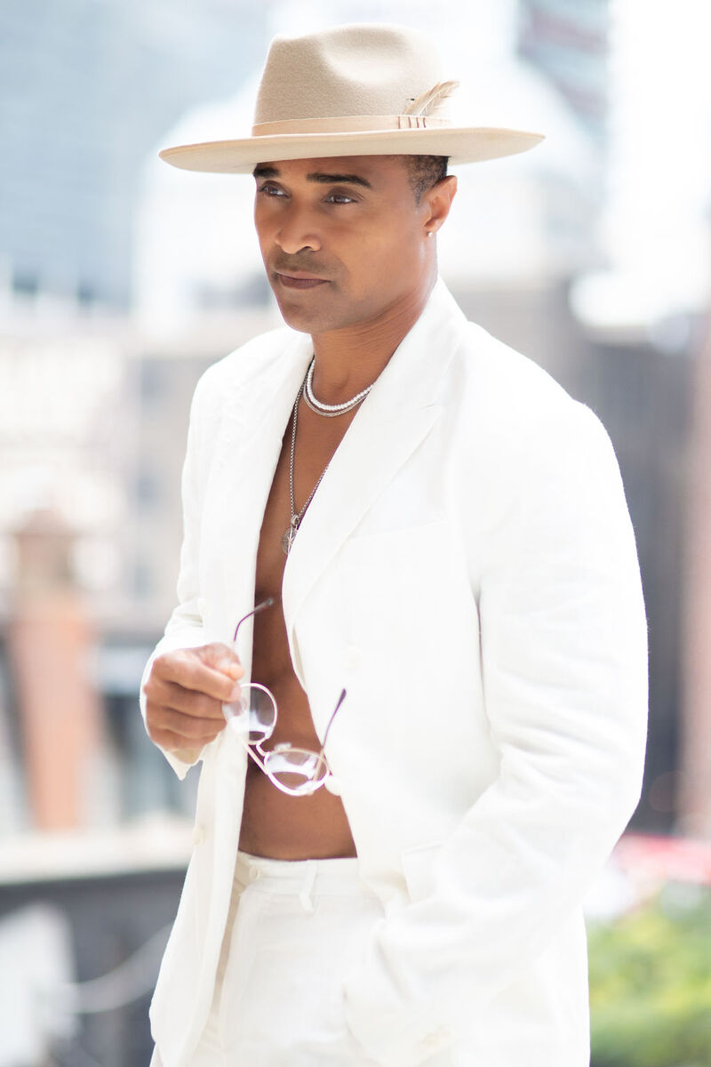 Sean Jones shares new single, “If It Isn’t Luv” (Interview)