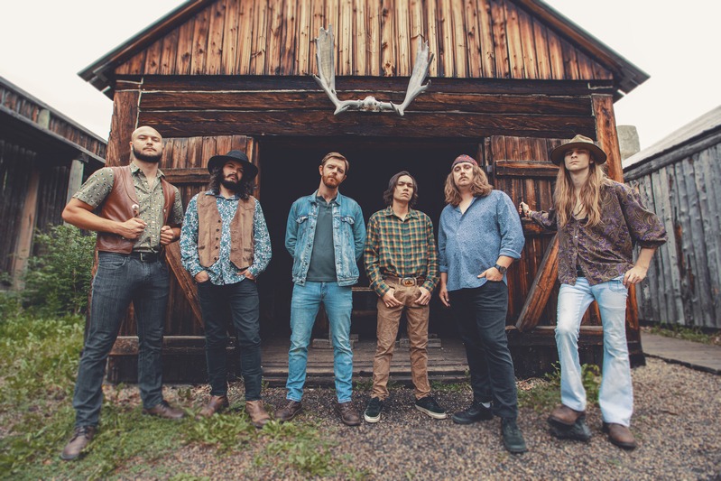 Sparrow Blue shares new single, “That Rock N Roll” (Interview)