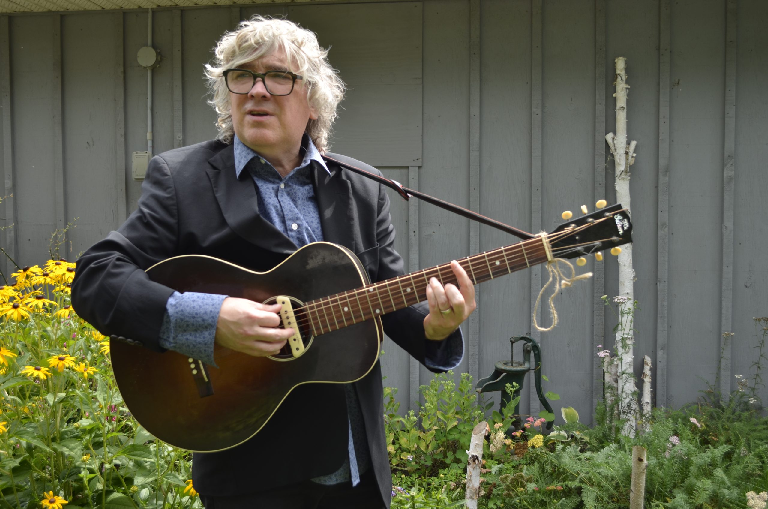 Craig Robertson shares new album, Running The Other Way (Interview)