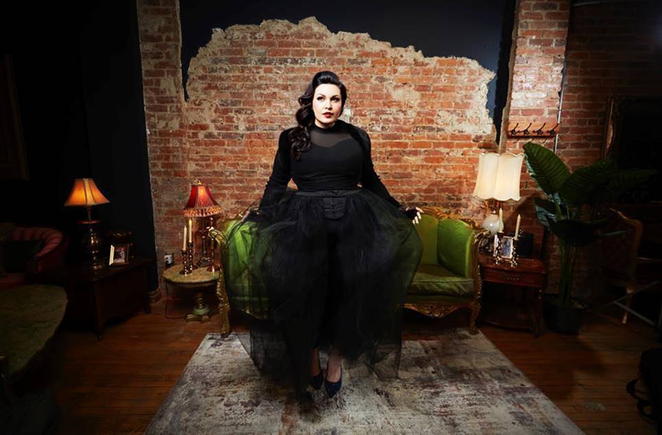 PREMIERE – DENIELLE BASSELS Releases New Single, “Lighthouse”