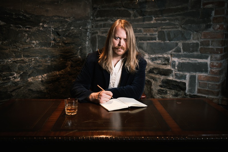 Tyler Mullendore shares new single, “Mama Cry” (Interview)