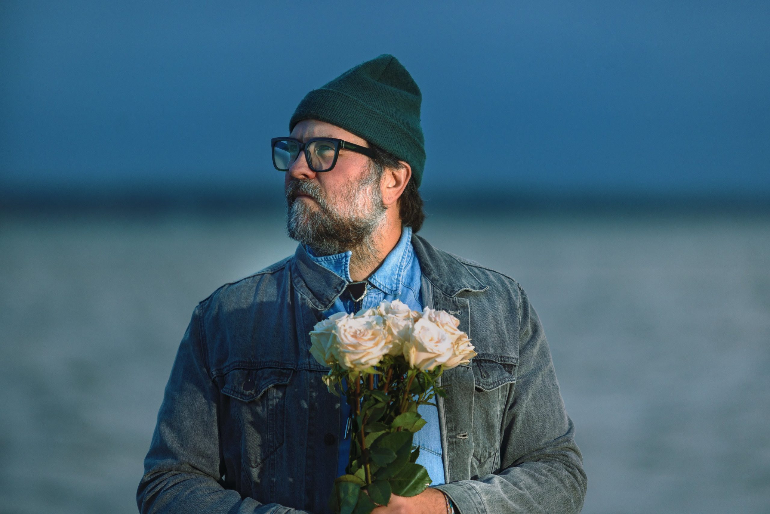 Dennis Ellsworth shares new single, “I Can’t Impress You”