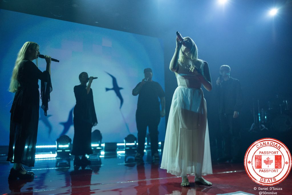 芸術写真 Aurora Dance 110/1000 芸術写真 Aurora Dance 110/1000 Aurora Aksnes performs at Rock en