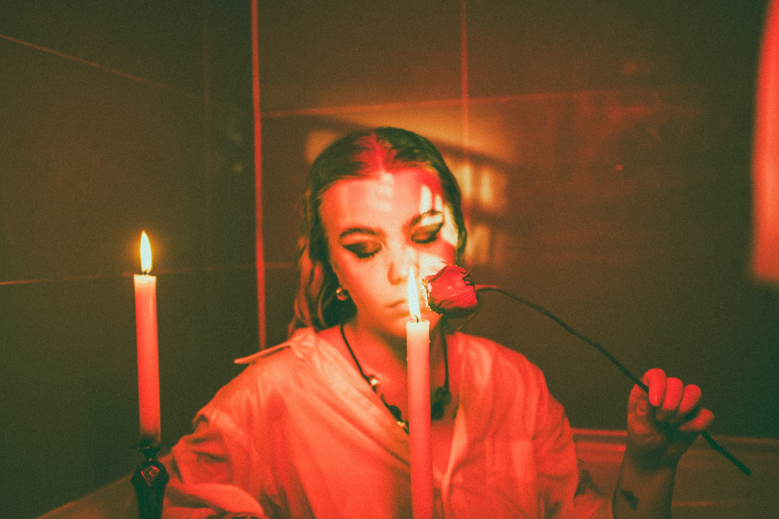 Heather Avalon shares new single, “Use Me” (Interview)