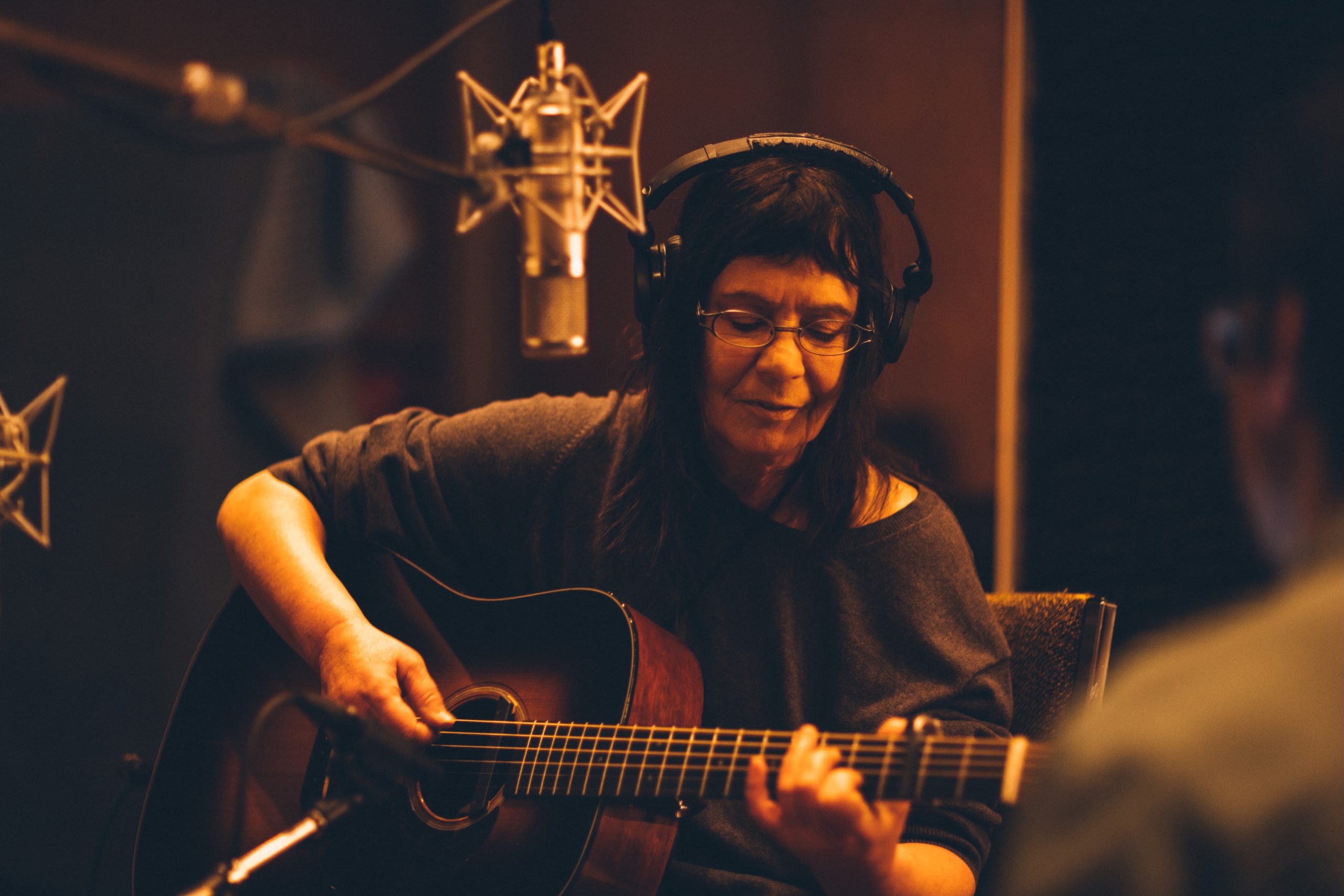 Rachel Kane shares new single, “Never Said Goodbye” (Interview)