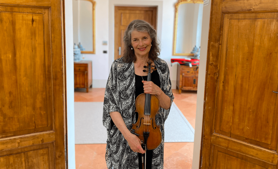 ANNE LINDSAY RELEASES NEW COLLECTION SOLOWORKS 2