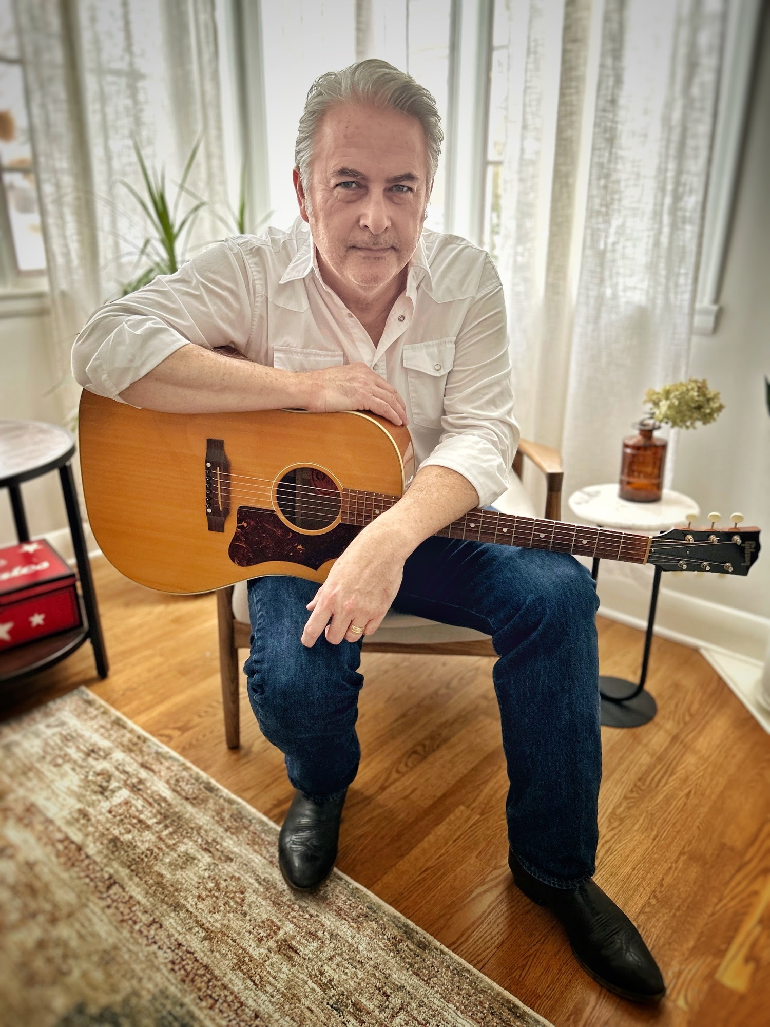 The Rizdales co-founder TOM DUNPHY releases debut solo album Everything Was New!