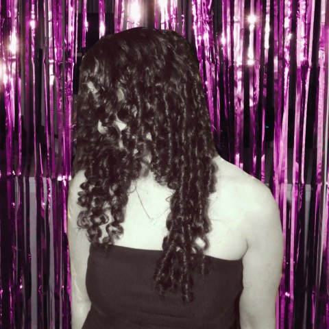 Libby Ember shares new single, “News at the Party”