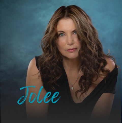 Jolee shares lead single, “I’m In Love With the Radio” – Interview