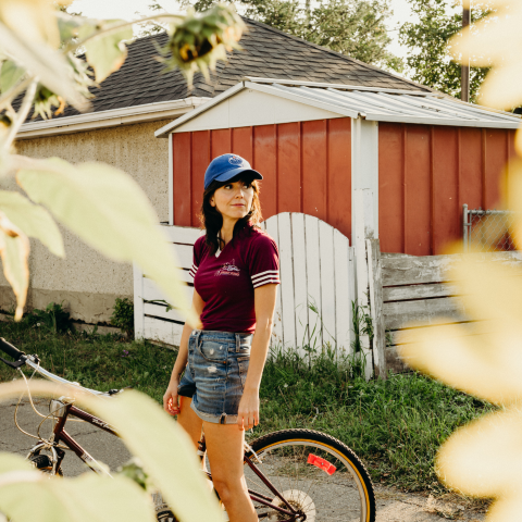 Ellie Heath shares new single, “That Sunshine’s Mine”
