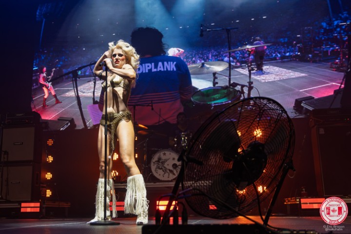 Amy Taylor of Amyl and The Sniffers performing live at Place Bell in Laval