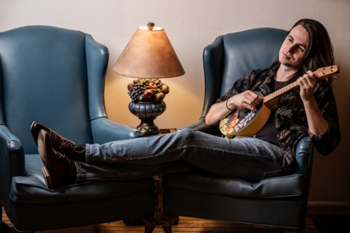 Stephen Ingram shares new single, “Sour Candy” – Interview