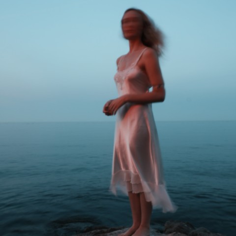 First Robin shares new single, “Today I Am A Lighthouse”