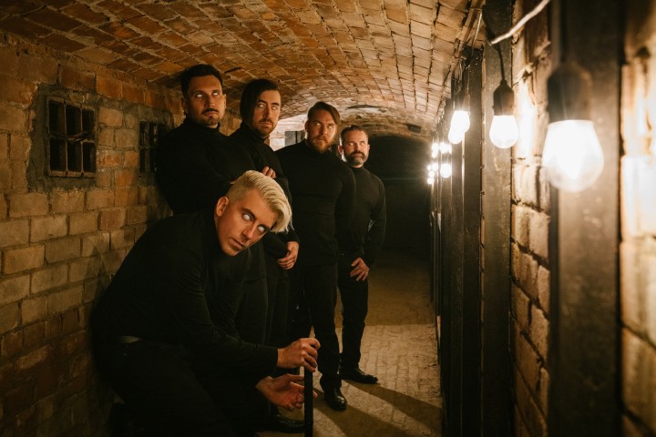 MADLANDS Confront Social Media Obsession With “Everyone’s a Narcissist”