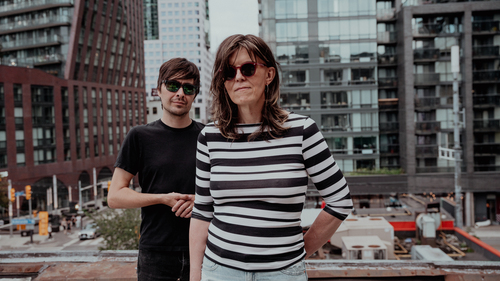 AloneKitty Explores Grief, Shoegaze & New Album wide awake – Interview